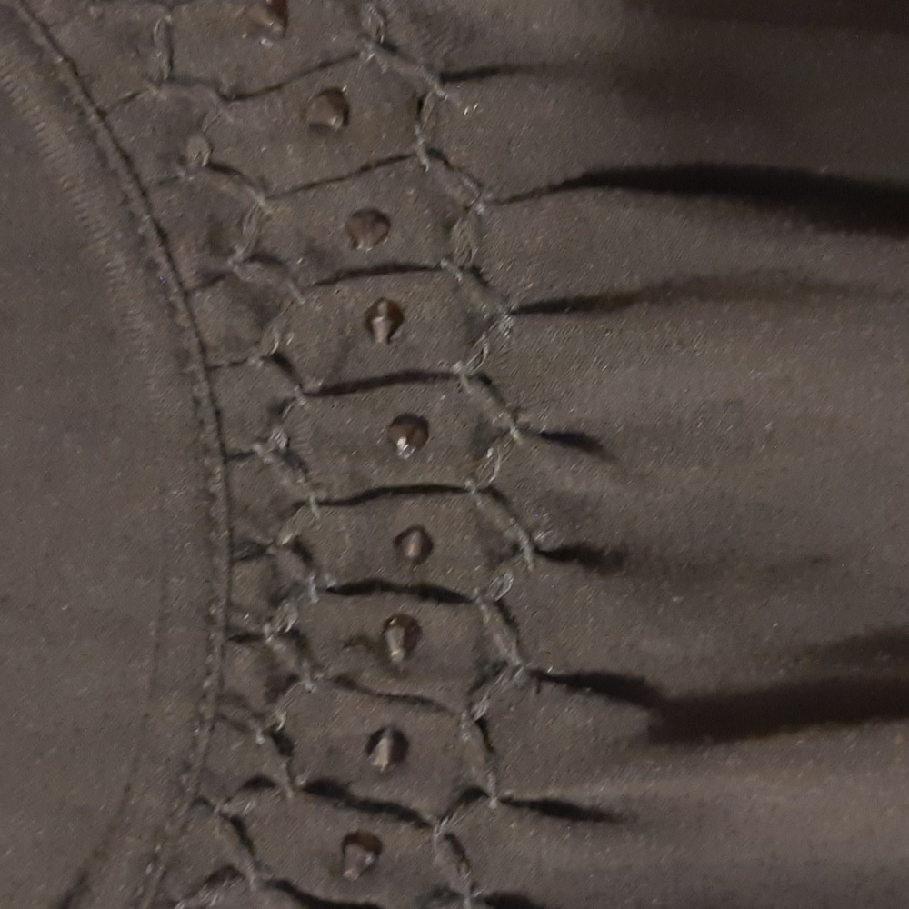 Black tee with beaded detail - Picture 1 of 4